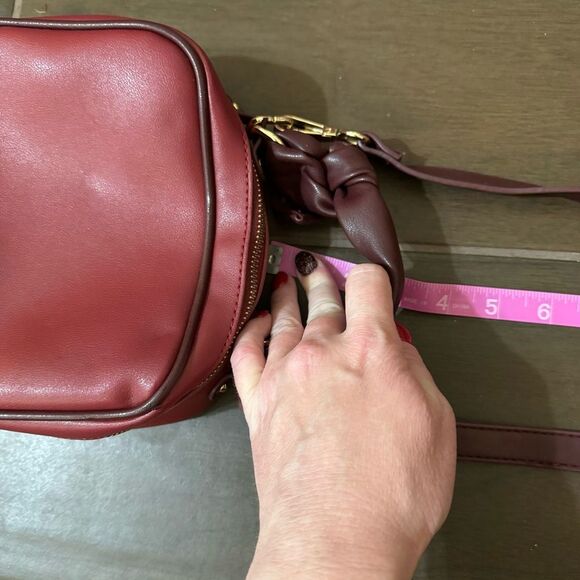 Sole Society Douga Burgundy Red Square Zipper Adjustable Crossbody Handbag - Picture 14 of 16